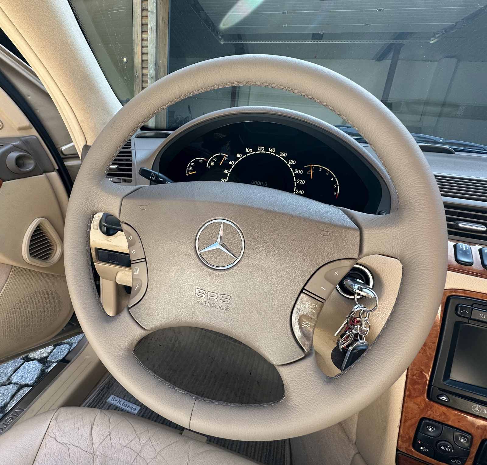 Lenkrad neu beziehen für Mercedes-Benz W220 S-Klasse mit Leder -Farbe wählbar Lenkrad neu beziehen für Mercedes-Benz W220 S-Klasse mit Leder -Farbe wählbar
