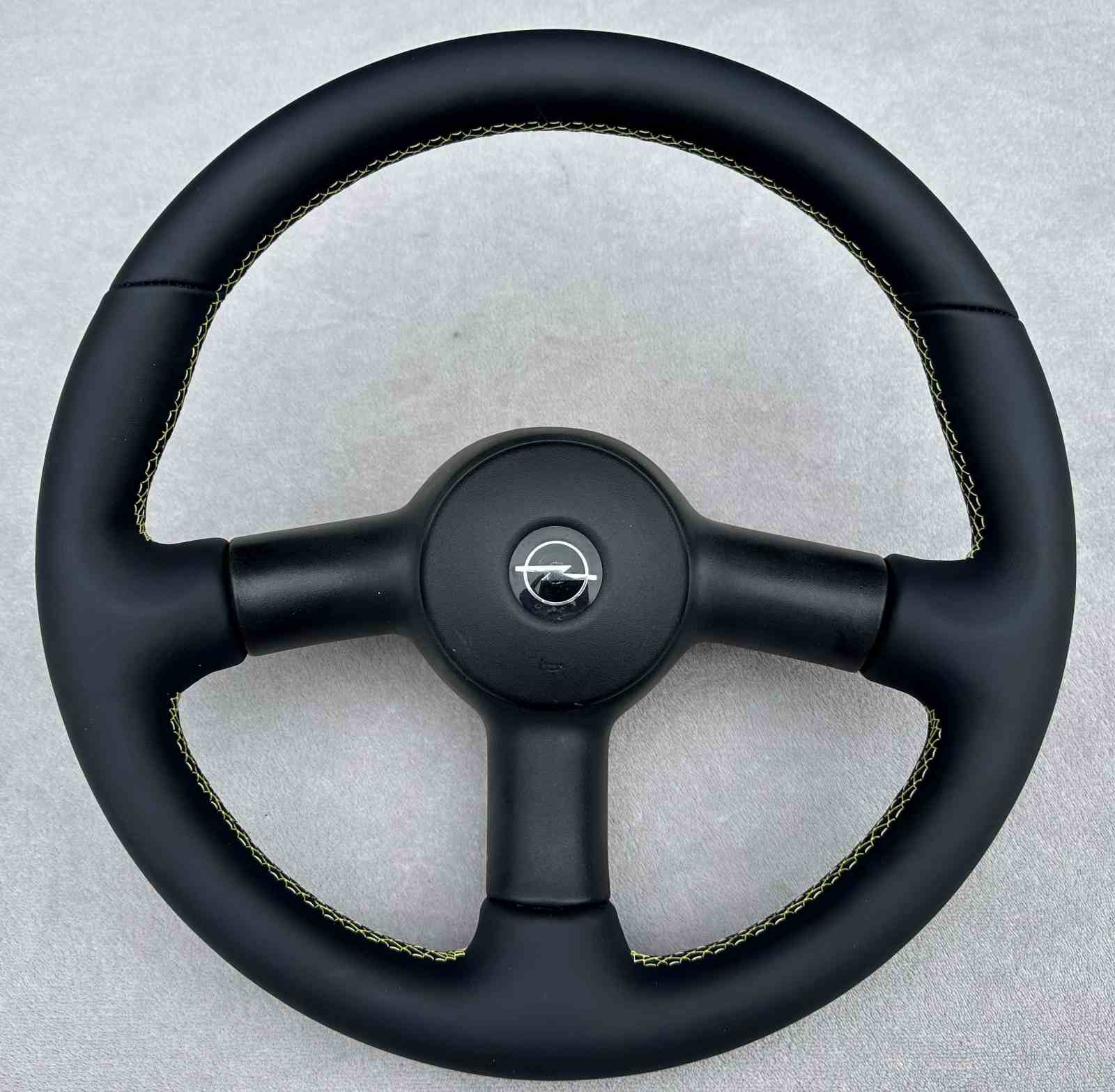 Lenkrad neu beziehen für Opel Corsa B GSI mit Leder -Farben wählbar