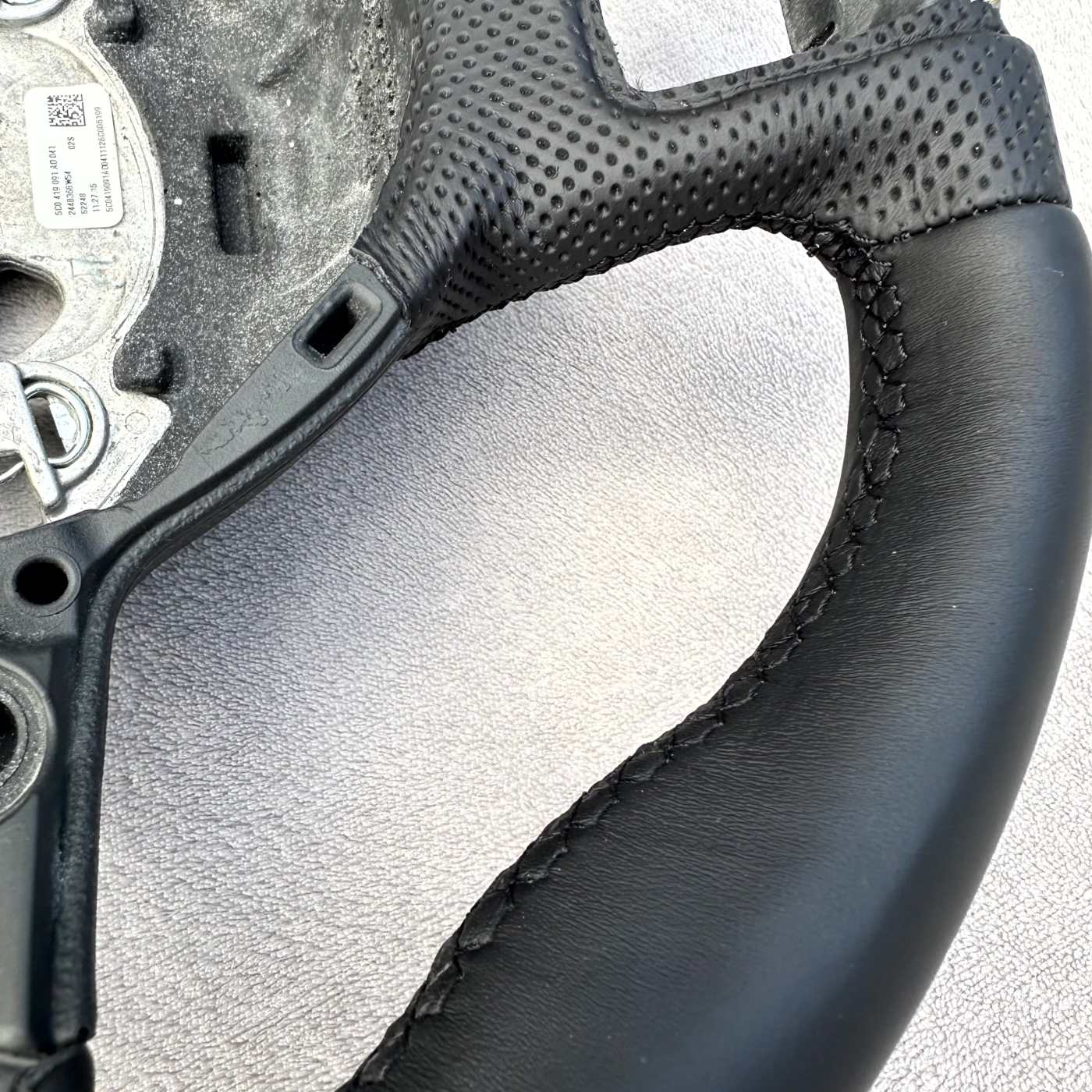 Lenkrad neu beziehen für VW Beetle 5c mit Leder und Daumenauflagen und dicker