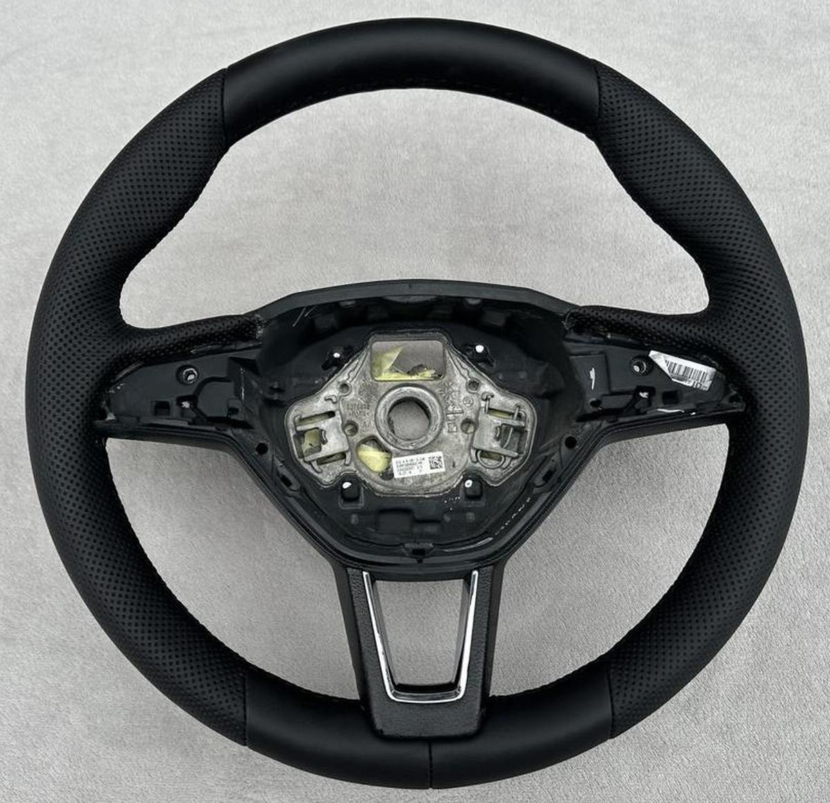 Lenkrad neu beziehen für Skoda Superb 3 3V Octavia 3 5E Rapid Kodiaq Karoq Leder Lenkrad neu beziehen für Skoda Superb 3 3V Octavia 3 5E Rapid Kodiaq Karoq Leder