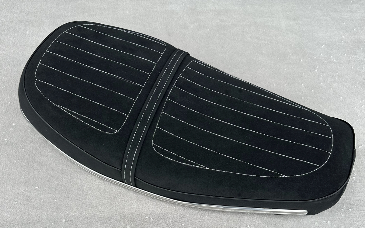 Sitzbank für Yamaha XS650 neu beziehen mit Alcantaraimitat Farben wählbar