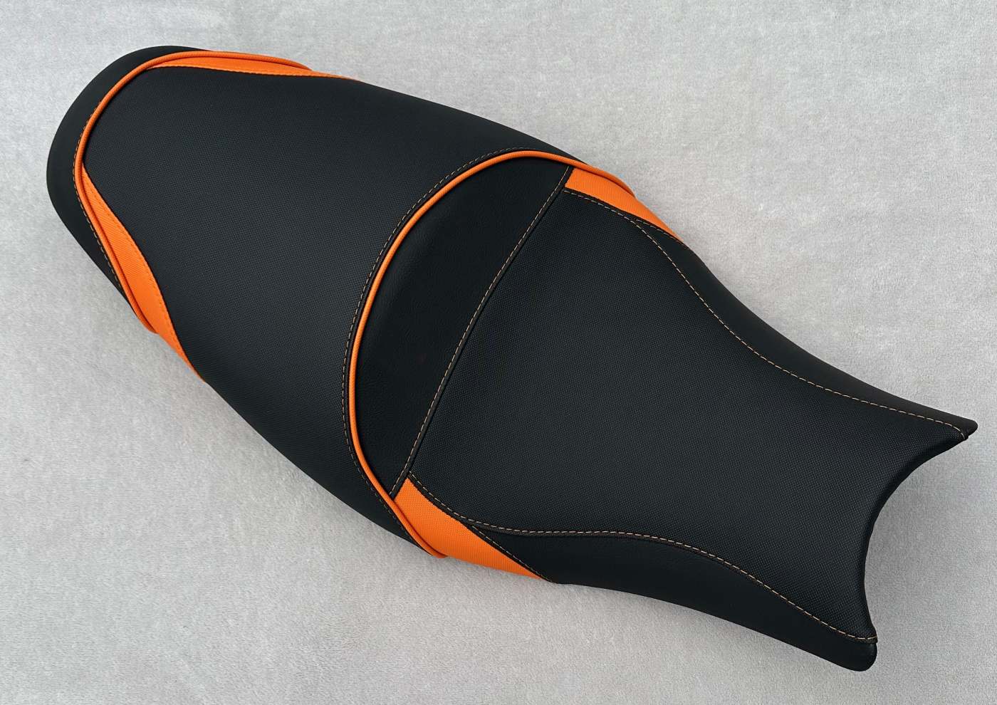 Sitzbezug für Kawasaki ER-6 ER-6n ER-6f 2006-08 Farben wählbar Sitzbankbezug Sitzbezug für Kawasaki ER-6 ER-6n ER-6f 2006-08 Farben wählbar Sitzbankbezug