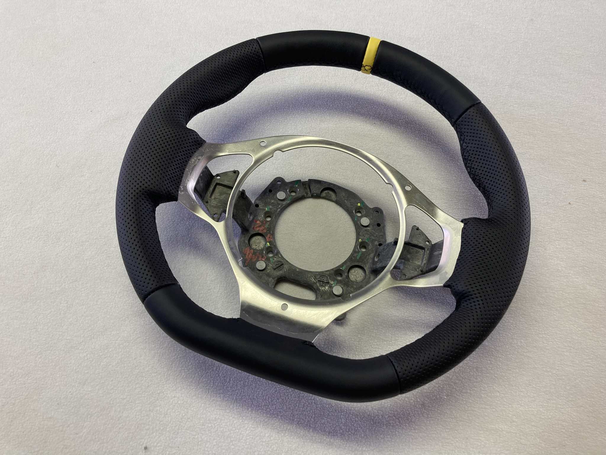 Lenkrad neu beziehen für Lotus EVORA mit Leder und 12Uhr Markierung-Lederlenkrad Lenkrad neu beziehen für Lotus EVORA mit Leder und 12Uhr Markierung-Lederlenkrad
