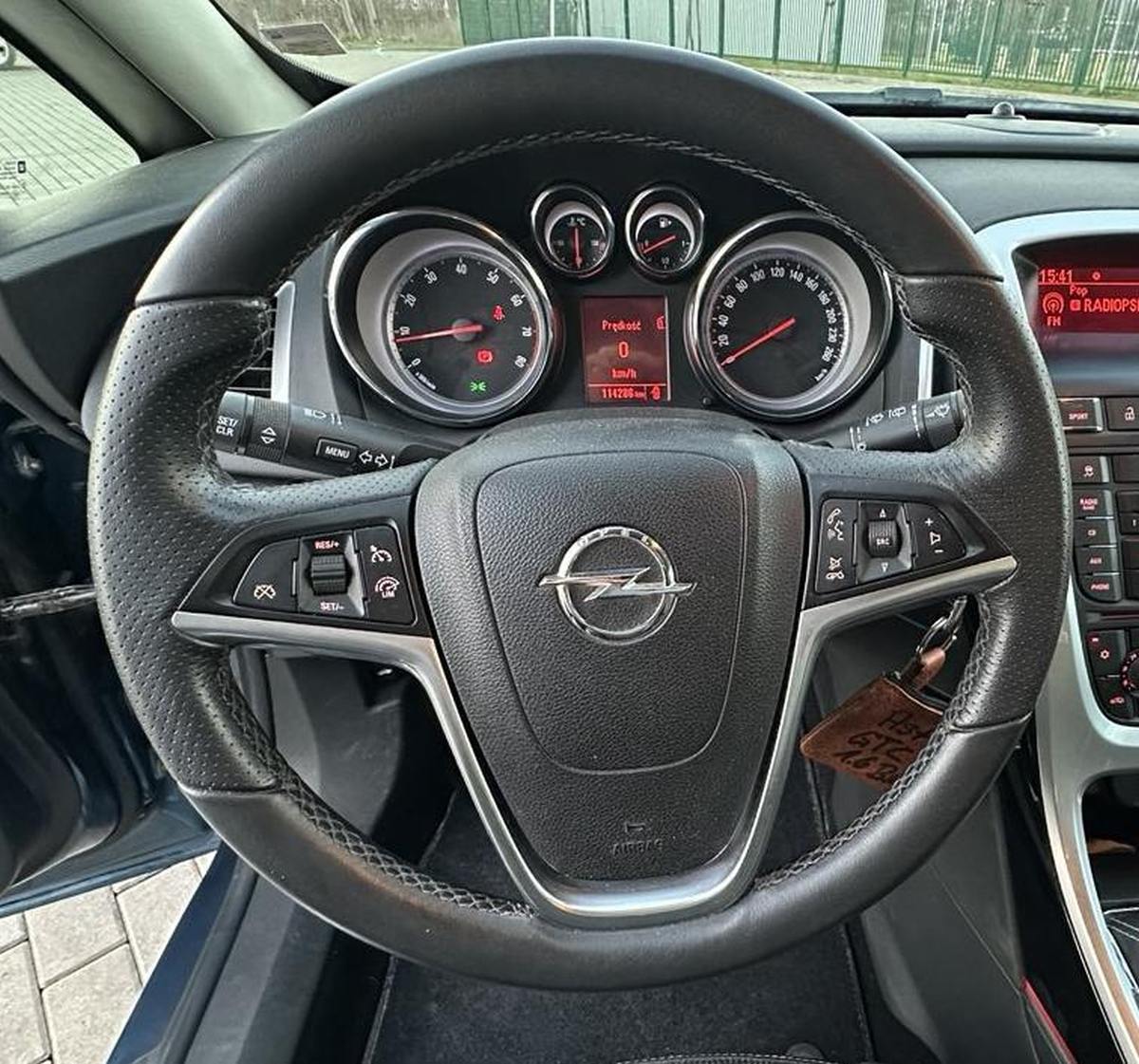 Lenkrad neu beziehen für Opel Astra J Insignia A Zafira C mit Leder -Farbe wähl