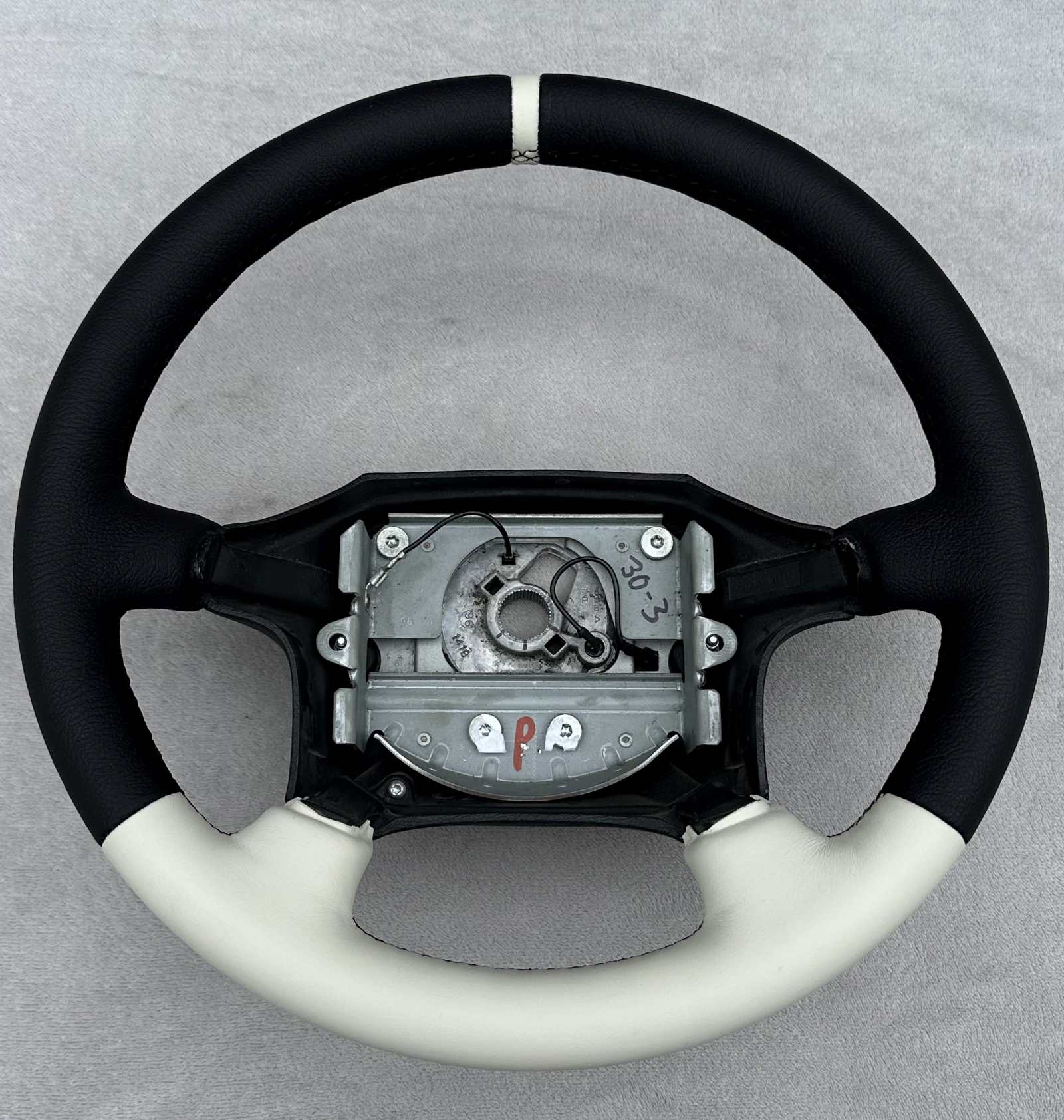 Lenkrad neu beziehen für Volvo 850 mit Leder -mit Aufpolstern und 12 Uhr Markie